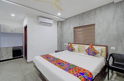 Hanmakonda Hotel | Fabhotel Sushmitha Inn