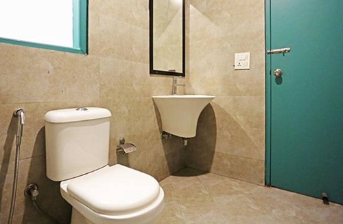 Sushant Lok Hotel | FabHotel The Runner - 200 Meters From Galleria Market