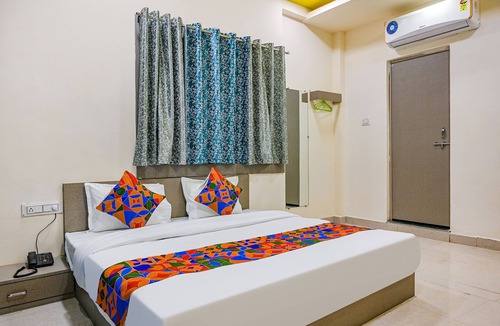 Kolar Road Hotel | FabHotel The Whistler