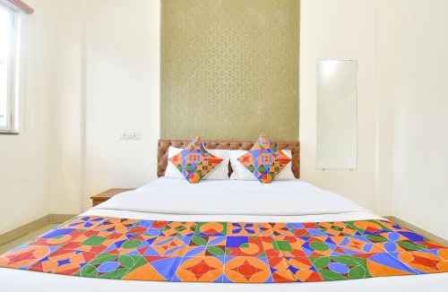 Pimpri - Chinchwad Hotel | FabHotel Tiru Rooms