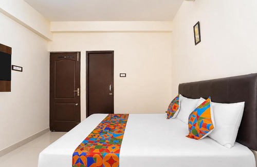 Chennai Hotel | Fabhotel V Inn Rooms - Nr Sree Ramanatheeswarar temple