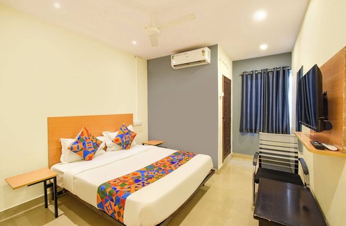 Ameerpet Hotel | Fabhotel Vedhanshi