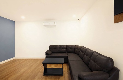Ameerpet Hotel | Fabhotel Vedhanshi
