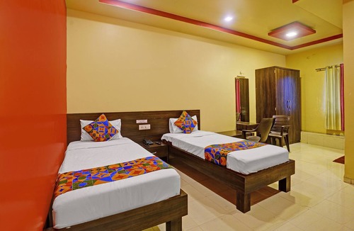 Wagholi Hotel | FabHotel Wagholi Inn
