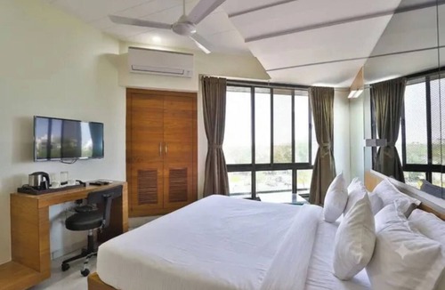 Gandhinagar Hotel | Fabhotel Water Lilly