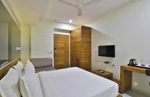 Gandhinagar Hotel | Fabhotel Water Lilly