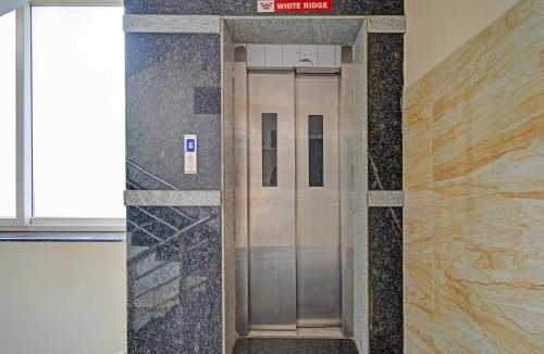Kondapur Hotel | FabHotel White House Leo