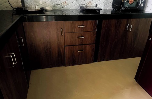 Benaulim Apartment | Fabulous 1-Bedroom Spacious Apartment with AC Near Benaulim Beach wifi parking