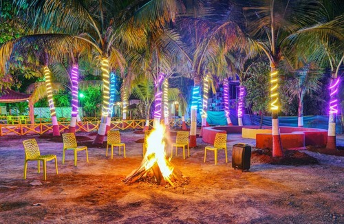 Paud Hotel | Falcon's Retreat