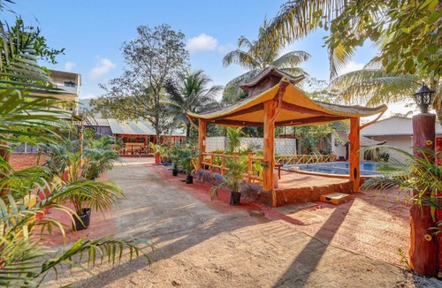 Paud Hotel | Falcon's Retreat