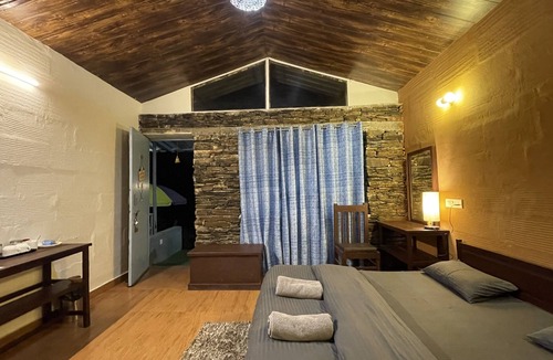 Kaul Hotel | Family in the Hills by Nature's Glamping
