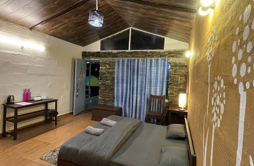 Kaul Hotel | Family in the Hills by Nature's Glamping