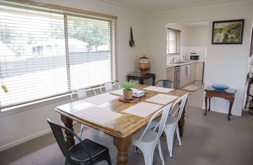 Tenterfield Apartment | Family Retreat in Central Tenterfield