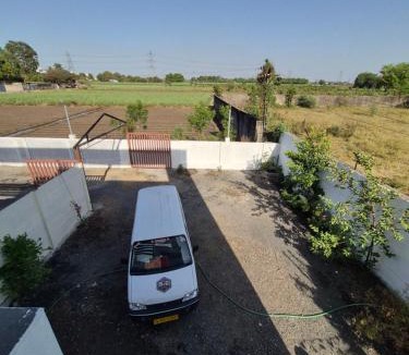 Palsana House | Farm house