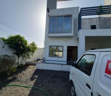 Palsana House | Farm house