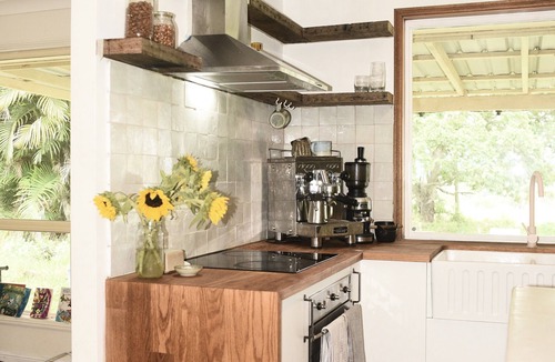 Myocum House | Farmhouse in Byron Bay Hinterland. Pet friendly!