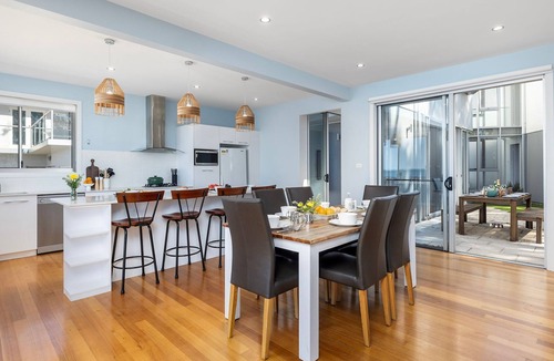 Salamander Bay House | Foreshore Bliss - waterfront luxury accommodation, water views