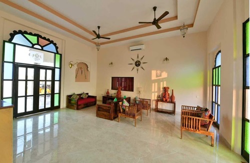 Kanoi Hotel | Fort Aranya