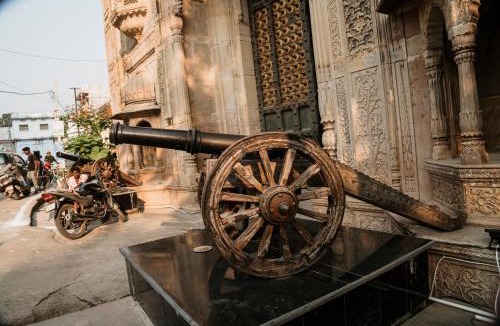 Charkhari Hotel | Fort Mangal Garh Palace