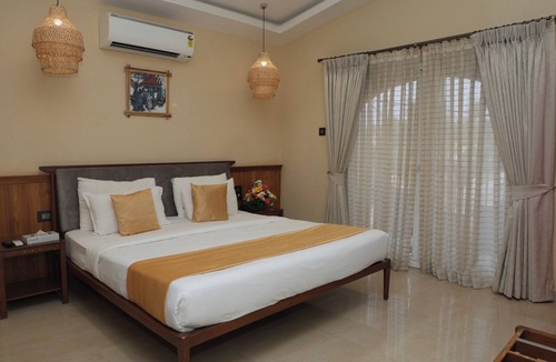 Saunta Vaddo Resort | Foxoso Aaristo Baga Beach Resort
