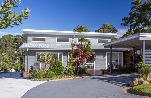 Mollymook Beach House | FREE NIGHT. Pay for 2 stay for 3
