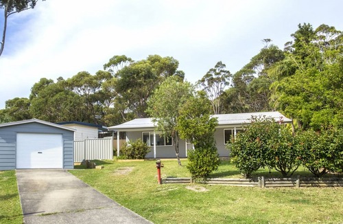 Lake Tabourie House | FREE NIGHT. Pay for 2 stay for 3