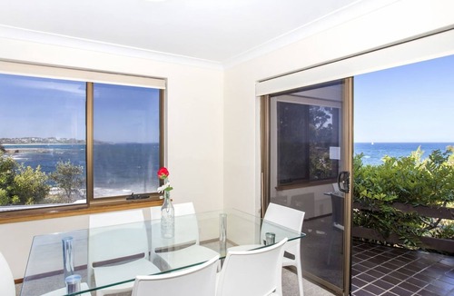 Mollymook House | FREE NIGHT. Pay for 2 stay for 3
