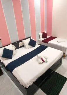 Faizabad Hotel | Front of Ram Mandir gate"Rudra Prabha INN" 7355-6911-08
