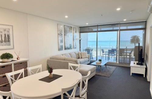Victor Harbor Apartment | Frontage Apartments- 3Bedroom Central Seaview Escape