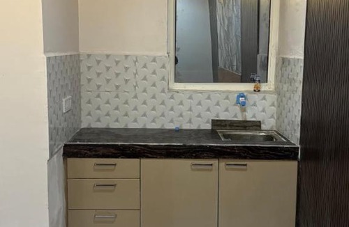 Govardhan Apartment | G D HOME STAY Goverdhan