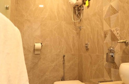 Jogeshwari East Hotel | Galaxy Inn By Glitz Hotels
