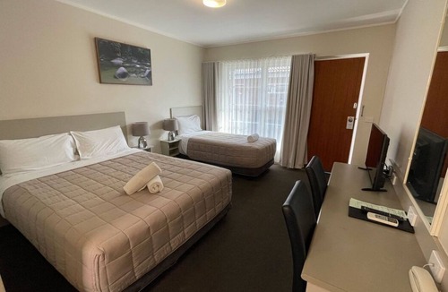 Nowra Hotel | George Bass Motor Inn