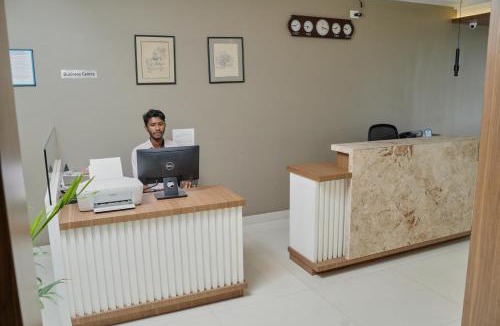Kakkanad Hotel | Gino Tourist Home
