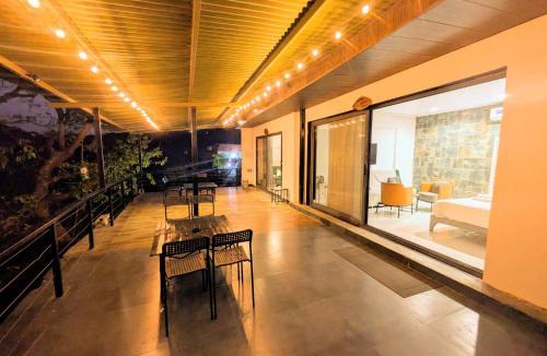 Mount Abu House | Glass Canvas