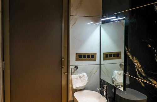 Alibaug Hotel | Glitz by Revansh Rooms-Alibaug Sea