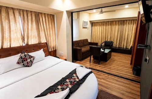 Vile Parle East Hotel | Glitz Hotel Jayeshree