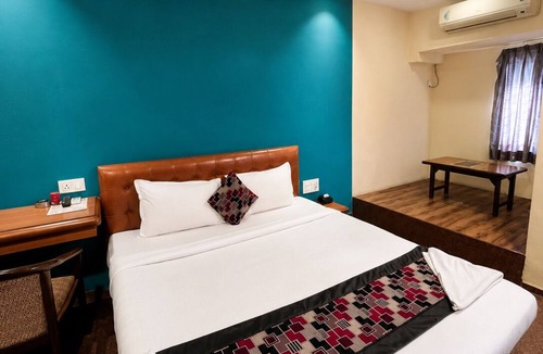 Vile Parle East Hotel | Glitz Hotel Jayshree - Nr Mumbai Airport