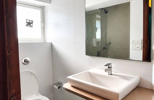 Vile Parle East Hotel | Glitz Hotel Jayshree - Nr Mumbai Airport