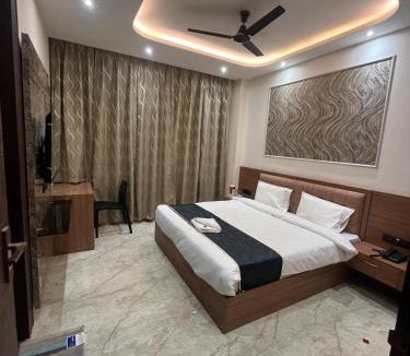 Allahabad Hotel | Goel Villa and Hotel