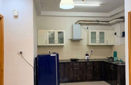 Nanakram Guda Apartment | Golden Glow: Cozy 3BHK with Scenic Views at Financial District, Hyderabad