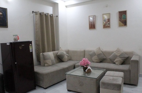 Tapovan Apartment | Golden Hours | Balcony Stay in Tapovan