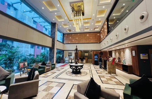 Berhampore Hotel | Golden Retreat