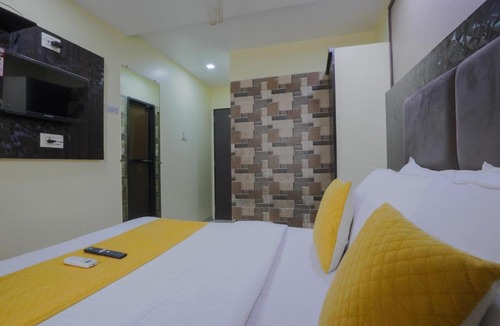 Dharavi Hotel | Golden Stay BKC