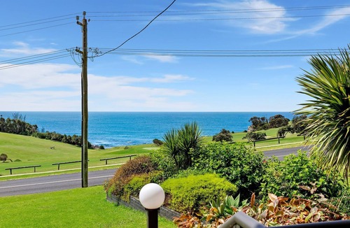 Narooma Apartment | Golfers View Unit 5 - enjoy spectacular views of the ocean and golf course.