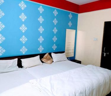 Varanasi Hotel | Goroomgo Shivay Guest House Varanasi - Jantar Mantar Mandir-900 m