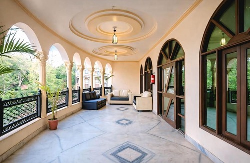 Agra Hotel | Goyal Hotelirs - Hotel Tara Palace near Tajmahal east gate, Agra