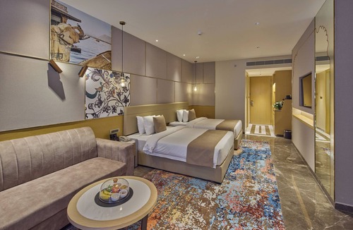 Udaipur Hotel | Grand Continent- A Luxury Collection Udaipur