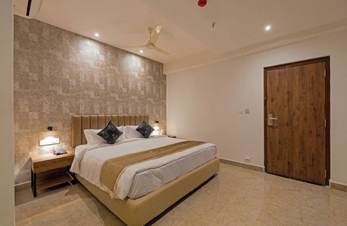 Hyderabad Hotel | Grand Continent Hotel Gachibowli, US Consulate