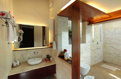 Vazhayil Hotel | Greenwoods Thekkady - A Five Star Classified Resort