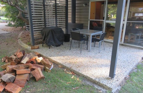 Arakoon House | GUNYAH - THREE BEDROOM SURROUNDED BY MOTHER NATURE